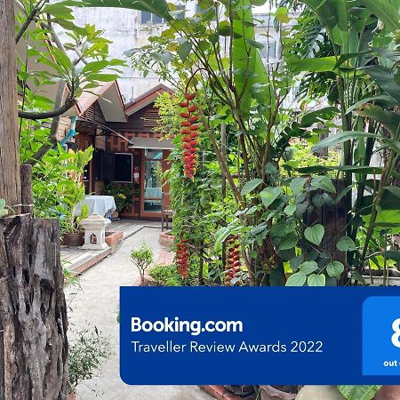 Noom Guesthouse Lop Buri Exteriör bild